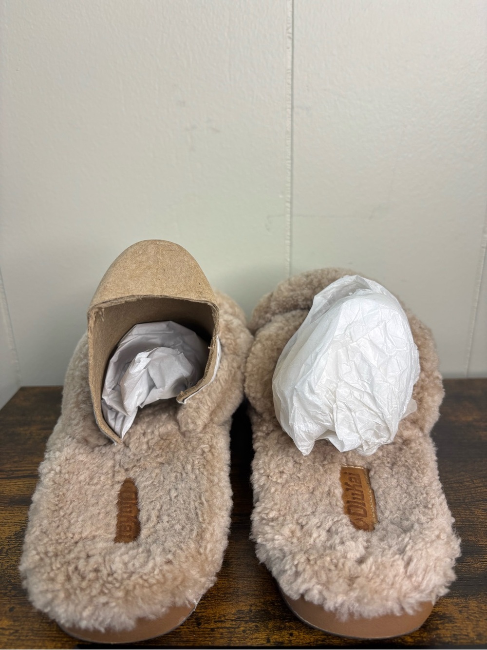 Olukai Hila Heu Genuine Shearling Slipper Womens Size 7 Tan Beige - Picture 8 of 9